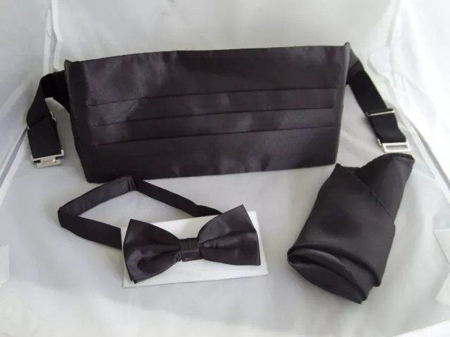 BLACK Polyester Bow Tie + Cummerbund and Hankie Set >* P&P 2UK>>1st Class *