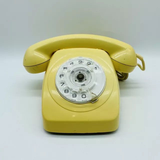 Telecom Vintage STC Rotary Telephone with Cables