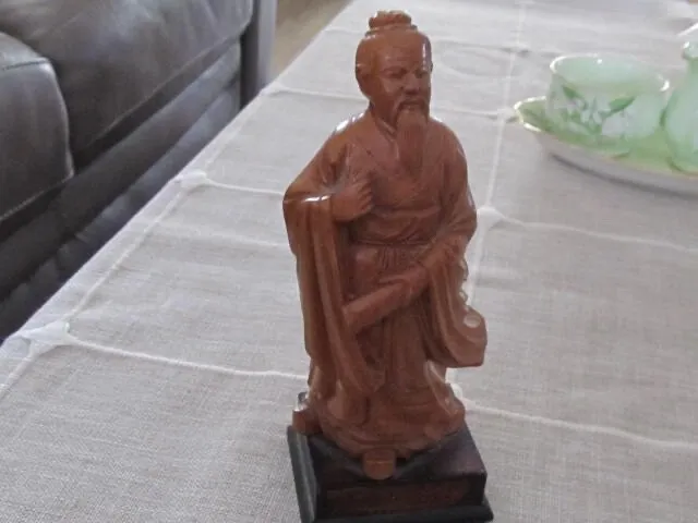 Old Chinese Antiques Natural Boxwood Hand-carved Exquisite Confucius Statue