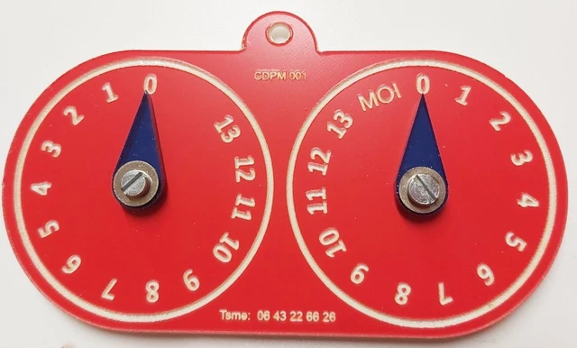 Optimisez vos parties de pétanque avec notre compteur de points Géant en bois