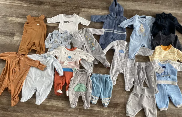 Baby Kleider Paket Größe 50,56 Unisex Junge Strampler Hosen Set Esprit Zara u.a.