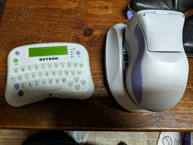 Xyron Design Runner 4375-001 Cordless Handheld Printer w Base & Disc Maker used