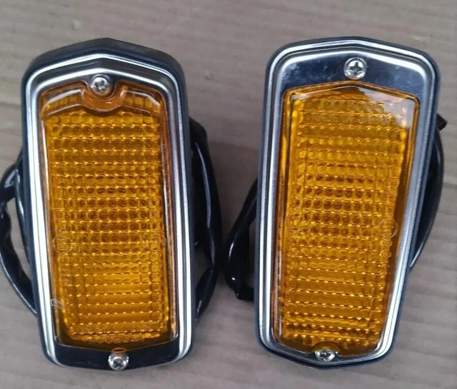 Pair Amber Front Corner Indicator Lamps – For Nissan Datsun 240Z S30Z 260Z