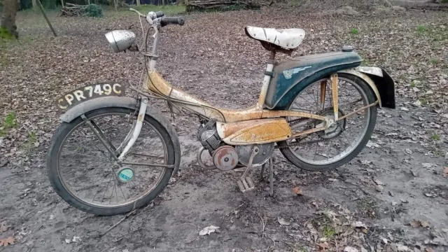 Old Moped Full Restoration (Mobylette Motobecane) 1969 Model - 2 Stroke 