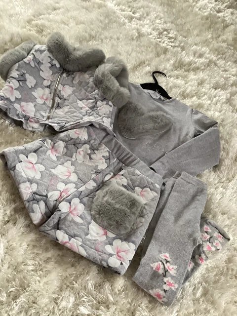A dee girls adorable beautiful outfit shorts,top,gilet and tights great con