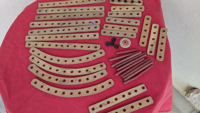 ANCIEN JEU DE construction en bois Thiel Paris Bon Marché 35x24x7cm Années 1900 EUR 32,50 - FR