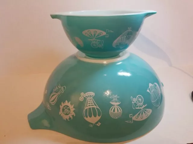 Vintage Pyrex Turquoise Balloons Chip and Dip Cinderella Bowl Set Vintage Pyrex Turquoise Balloons Chip and Dip Cinderella Bowl Set