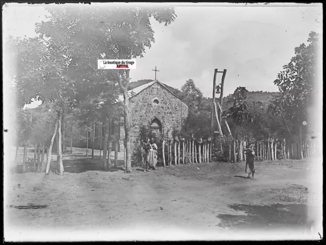 Village, église, Plaque verre photo ancienne, négatif noir & blanc 9x12 cm