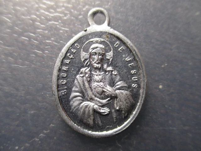 Medalla Nuestra Señora De Lourdes Estilo Antiguo Italiano - Latón Plateado, 2.7x1.5cm, Con Anilla Para Colgar