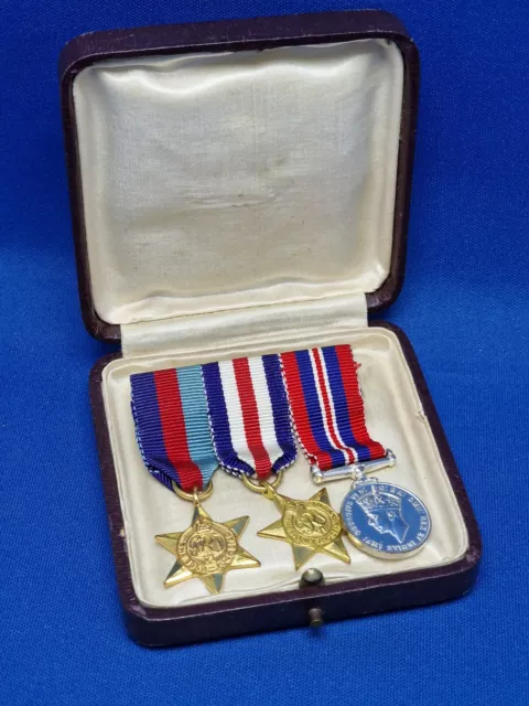 WW2 1939 to 1945 Star medal, round Medal and France & Germany Star and ribbons