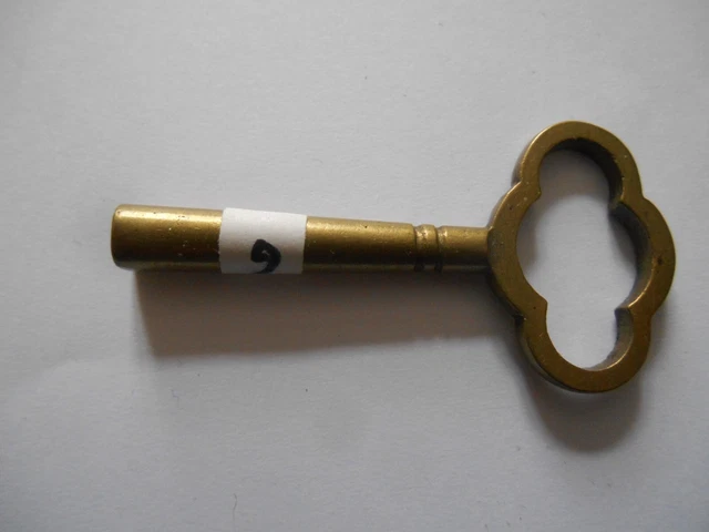 CLE DE PENDULE D OFFICIER laiton carré 4mm ? ref 2 EUR 15,00 - FR
