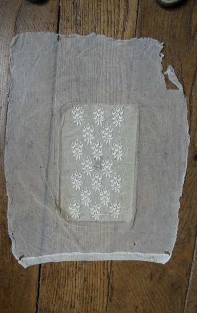 Tulle Brode Tres Fin Pour Grande Coiffe Ancienne  Du Poitou 19Eme
