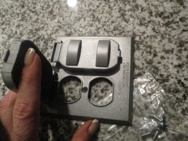 NEW!!! ACE 34405 All Weather Outlet Box Cover Gray 2 Duplex Receptacles