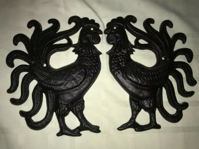 2 CAST IRON Black ROOSTERS Farm Chicken 6L&6R Medusa Feather 9" Tall WALL HANGER