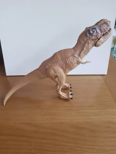 Jurassic World JW Tyrannosaurus T Rex Chomping Jaw Dinosaur Hasbro 2015