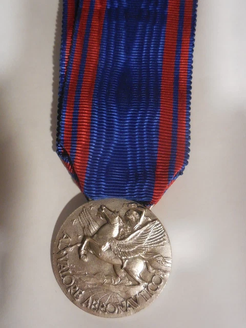 30E MÉDAILLE DE la fondation de l'académie aéronautique 1953 EUR 26,00 - FR