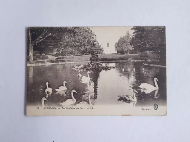 CPA 31. Avignon 84, la fontaine du parc, 1918