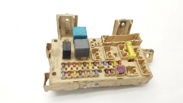 Toyota Avensis T25 2.0 D4D Diesel Fusible Boite Module de Contrôle 82641-CA020-F
