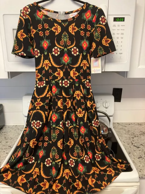 LuLaRoe Amelia Dress Black w/flowers  Fit & Flare w/hidden pockets Size Small