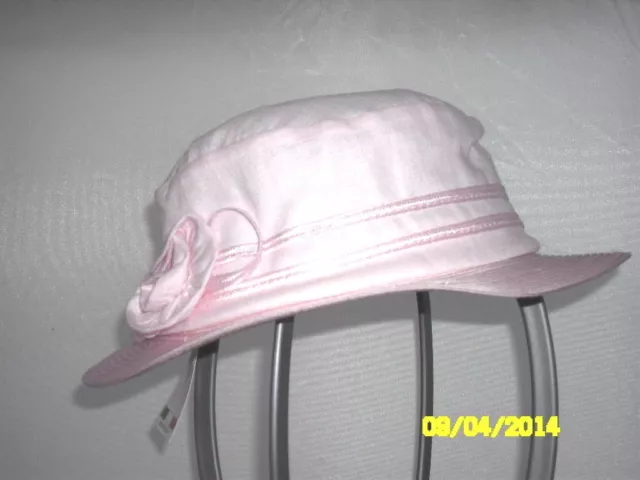 Cappello Bimba 100% Lino Disponibile In Due Varianti Bianco E Rosa