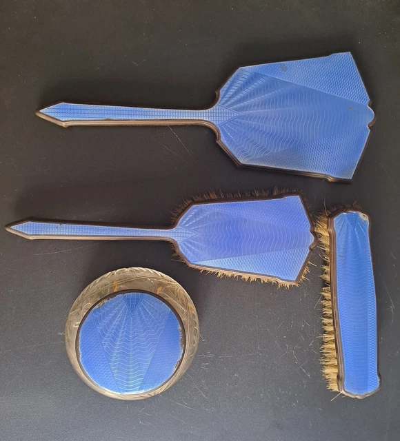 Set Da Toeletta. Specchio, 2 spazzole, un contenitore;inizi del '900