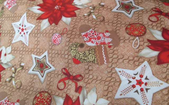 Tessuto Natalizio Con Stelle Di Natale E Calze H 140Cm Cotone A Metraggio