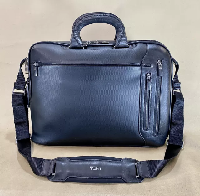 Used Tumi Arrive Narita Slim Leather Business Briefcase Black 095611D MSRP $925
