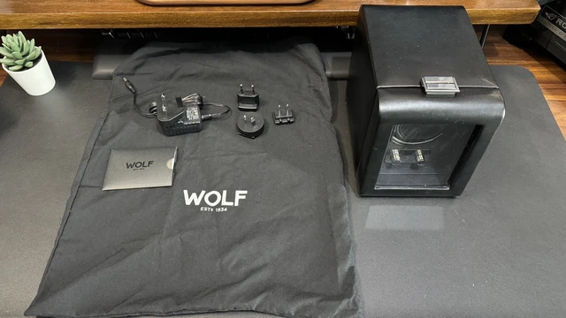 WOLF HERITAGE SINGLE Watch Winder with Cover 270002 Black 200.00