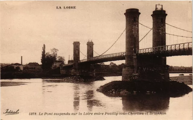 CPA Le Pont suspended sur la Loire between POUILLY-sous-Chariteu and (359929)