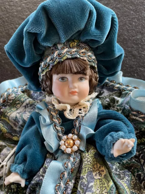Bambola porcellana Capodimonte da collezione