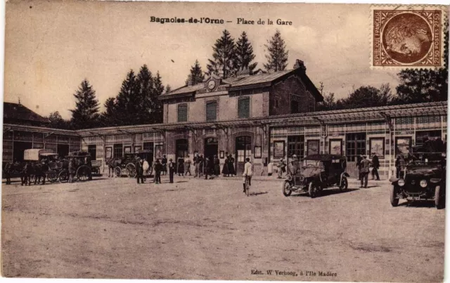 CPA BAGNOLES-de-l'ORNE - Place de la gare (195885)