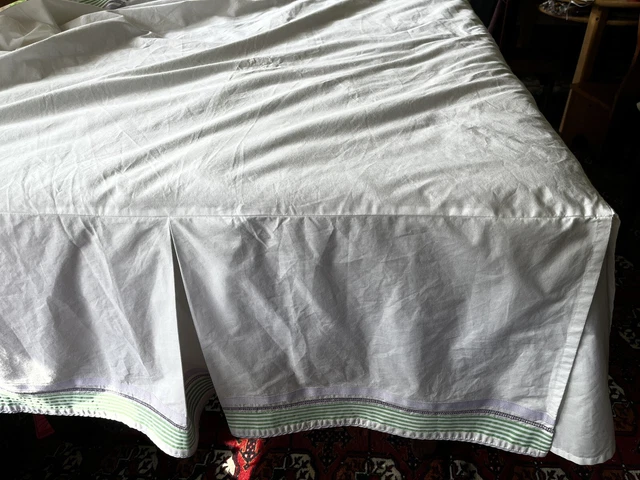 FALDA DE CAMA PB TEEN Pottery Barn cama doble/día 100% algodón blanco verde púrpura tira