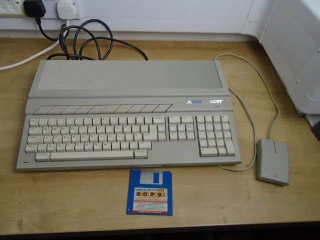 Console vintage Atari 520ST con mouse Console vintage Atari 520ST con mouse