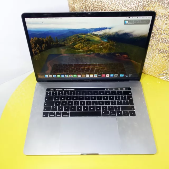 Apple MacBook Pro 2018 15" laptop Touch Bar A1990 i9 2,9 GHz RAM 32 GB 512 GB LEGGERE: