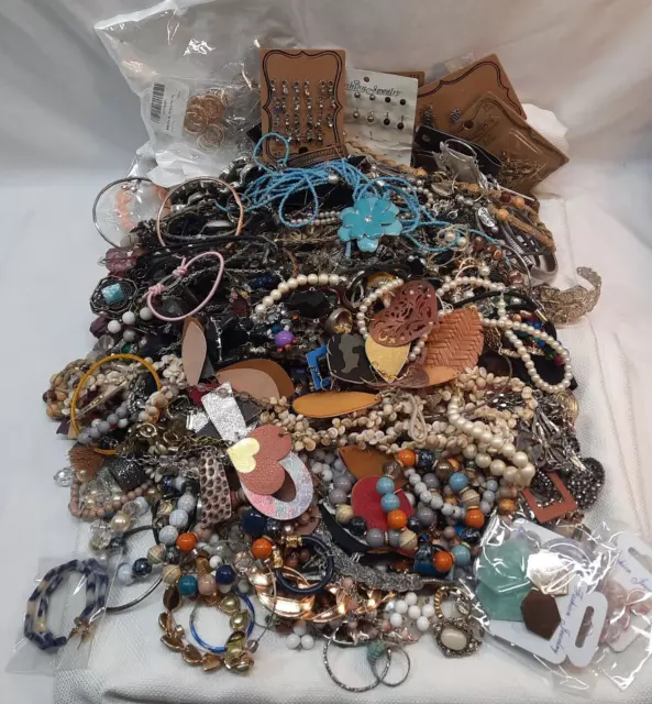 Large Costume/Fashion Jewelry Lot Vintage 2 Now 4+ pounds Rings/Bracelets...more