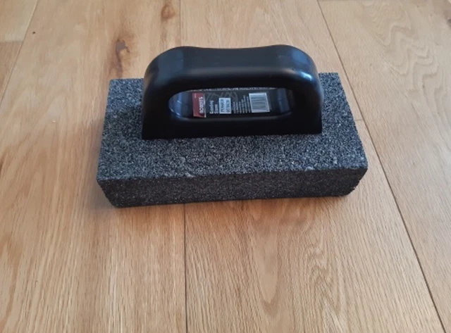 Roberts Schleifstein mit Griff (R10615). Carborundstein