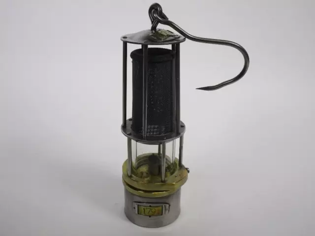 Bergbau: Grubenlampe "179", ca. 28 bzw. 41 cm H   1G6013