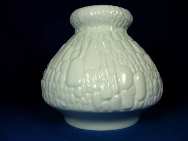 Formschöne / well shaped 70´s Design Kaiser relief porcelain Porzellan vase 255