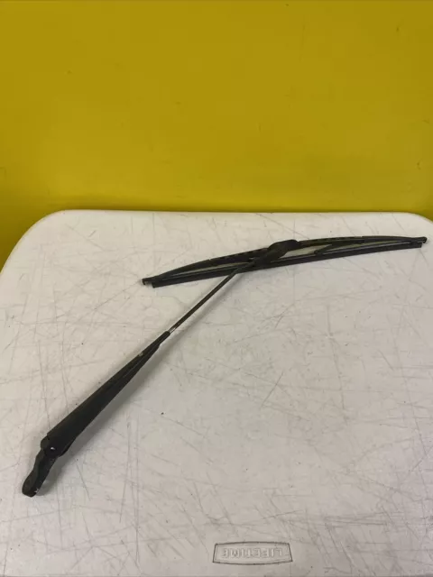 1991-2002 Daihatsu Fourtrak Rear Wiper Arm & Blade No Nut Cover