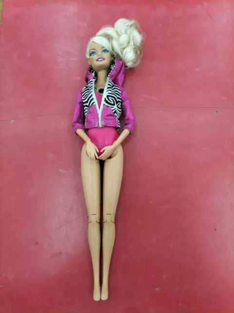 Mattel Brunette Poupée Barbie Vidéo Fille Mode Batterie Alimenté D'Occasion