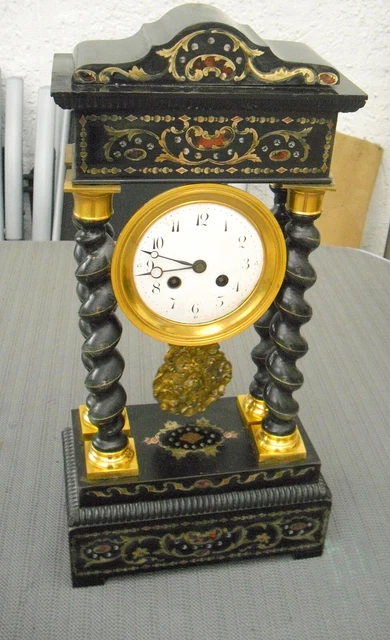 schöne antike Portaluhr, Säulenuhr, Pendule, Kaminuhr