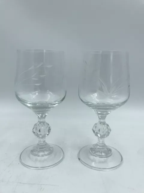 2 verres à vin blanc ancien en cristal gravés