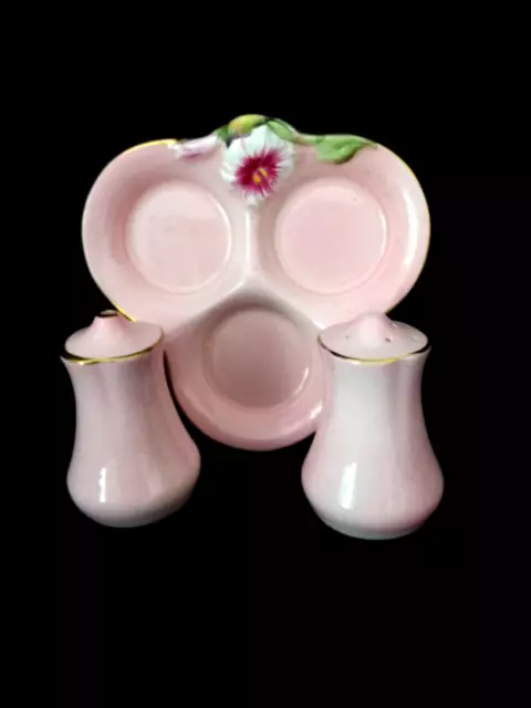 Royal Winton Grimwades Made In England Petunia Salt And Pepprer Shakers And Tray