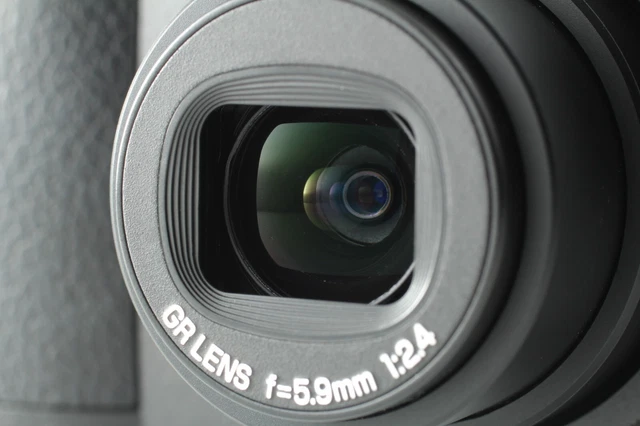 [NEAR MINT in Box] RICOH GR DIGITAL II 10.1MP Digital Camera Black From JAPAN 2