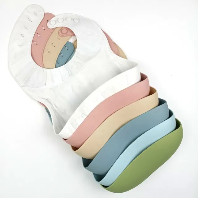 Baby / toddler silicone feeding bib with catcher BPA free