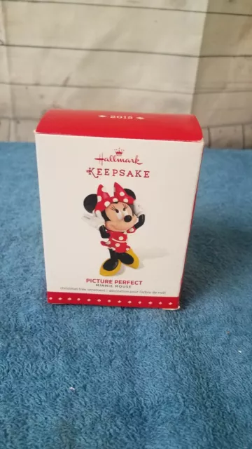 2015 Hallmark Keepsake Disney Picture Perfect Minnie Mouse Ornament