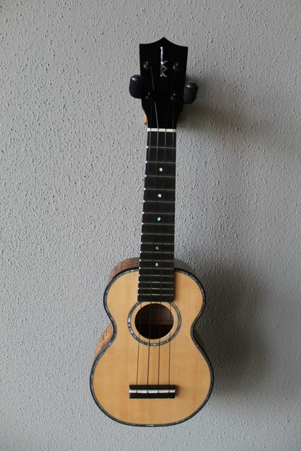 Brand New Kamaka HF-1 D2S Spruce Top Deluxe Soprano Hawaiian Ukulele - Koa Wood Brand New Kamaka HF-1 D2S Spruce Top Deluxe Soprano Hawaiian Ukulele - Koa Wood