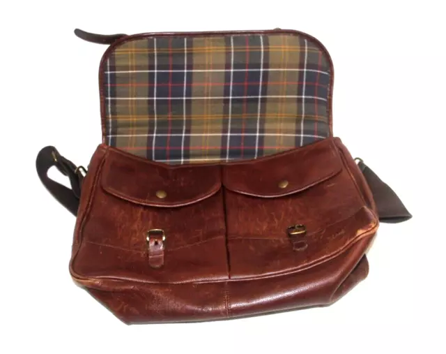 classic Barbour Wax Leather Tarras His/Hers shoulder Bag  (6)