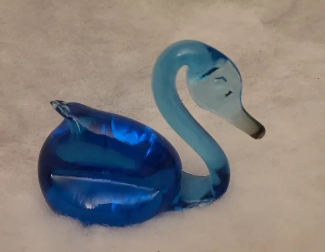 Vintage Art Glass Hand Blown  Cobalt Blue Swan Figurine /Paperweight