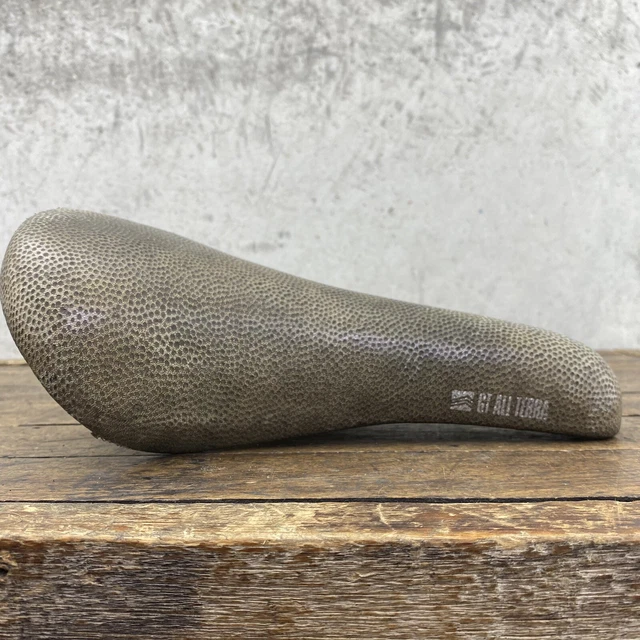 gt mtb saddle